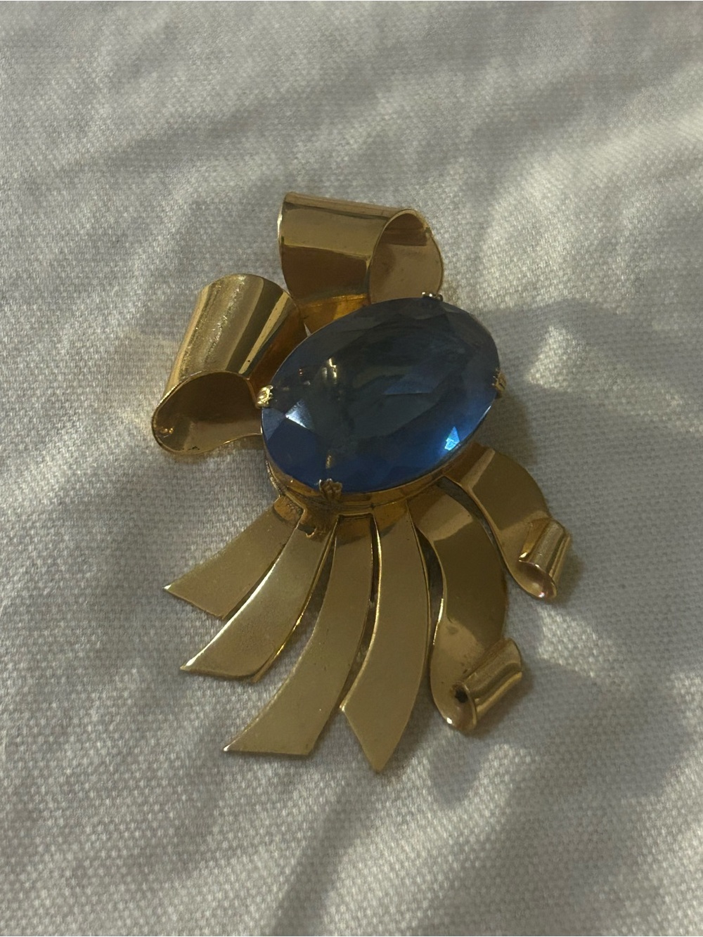 Vintage Coro Gold Over Sterling Silver Blue Faceted Glass Dress Clip